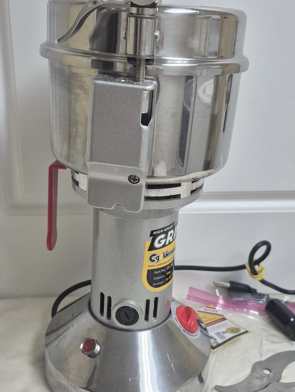 Cgoldenwall 700g Electric Grain Grinder 2400W 110V CG-700